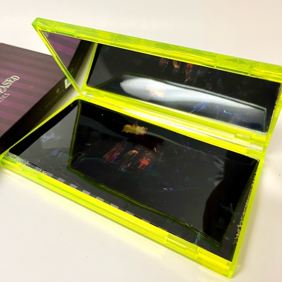 MELT COSMETICS x BEETLEJUICE PALETTE - Recently Deceased - Picture 3 of 9